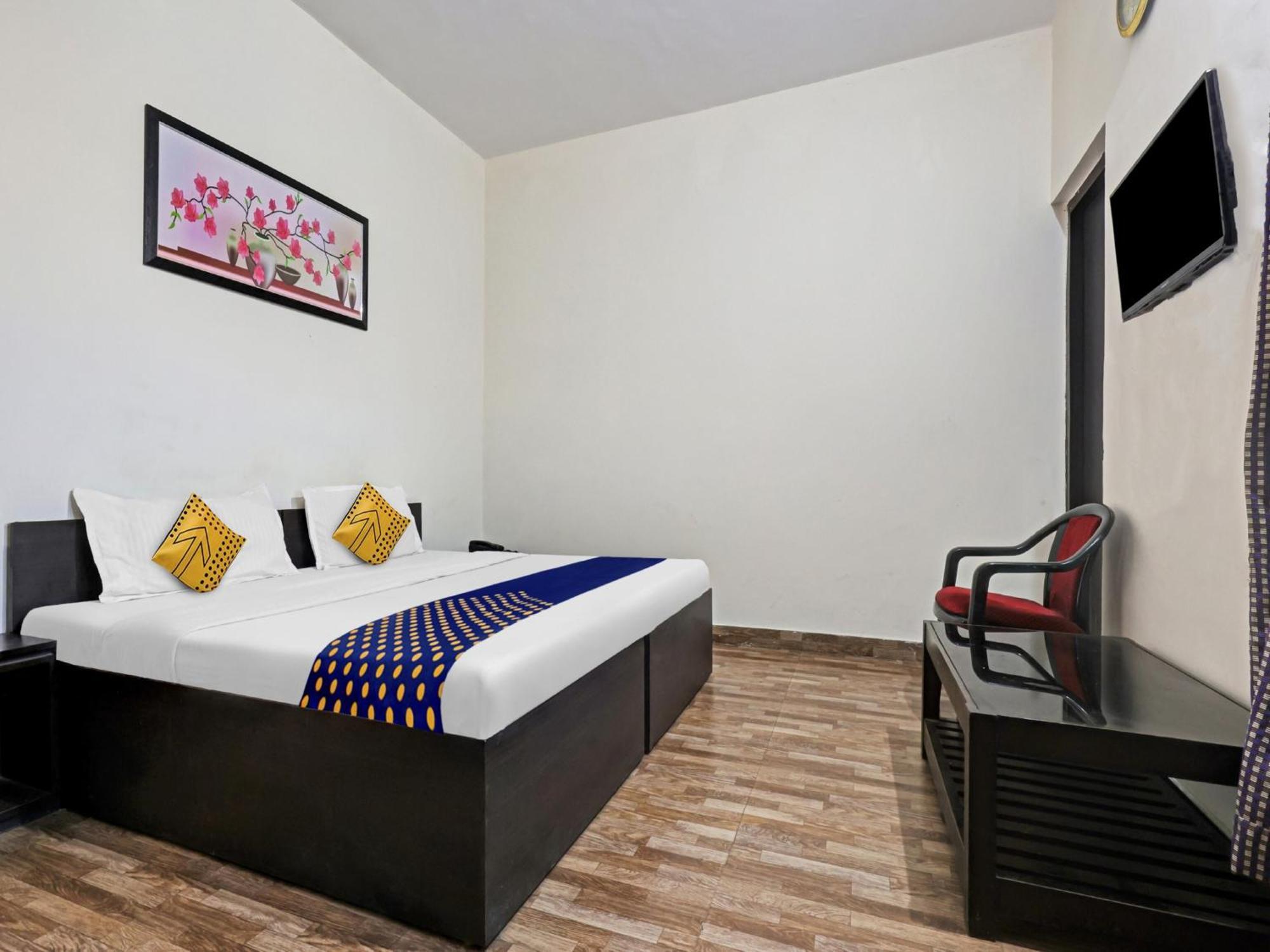 Spot On 81167 Hotel Asdr Rudrapur Buitenkant foto